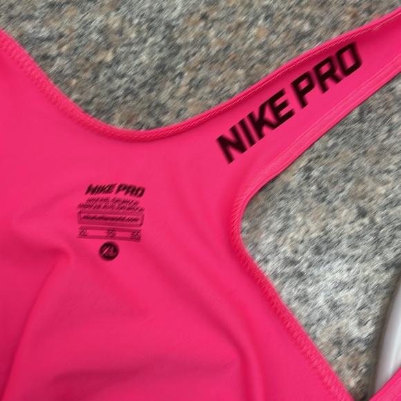 Nike Pro Tank - Picture 3 of 3